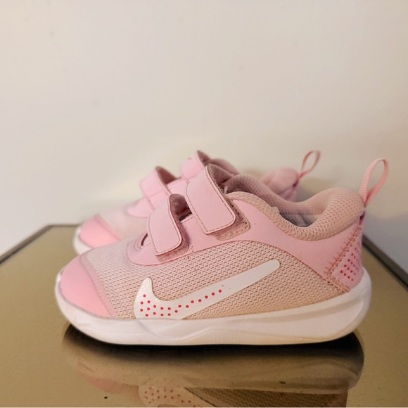 NIKE Omni Multi- Court TD ‘Pink Foam’ Sneakers Toddler Kids Girl 8 - Picture 6 of 10
